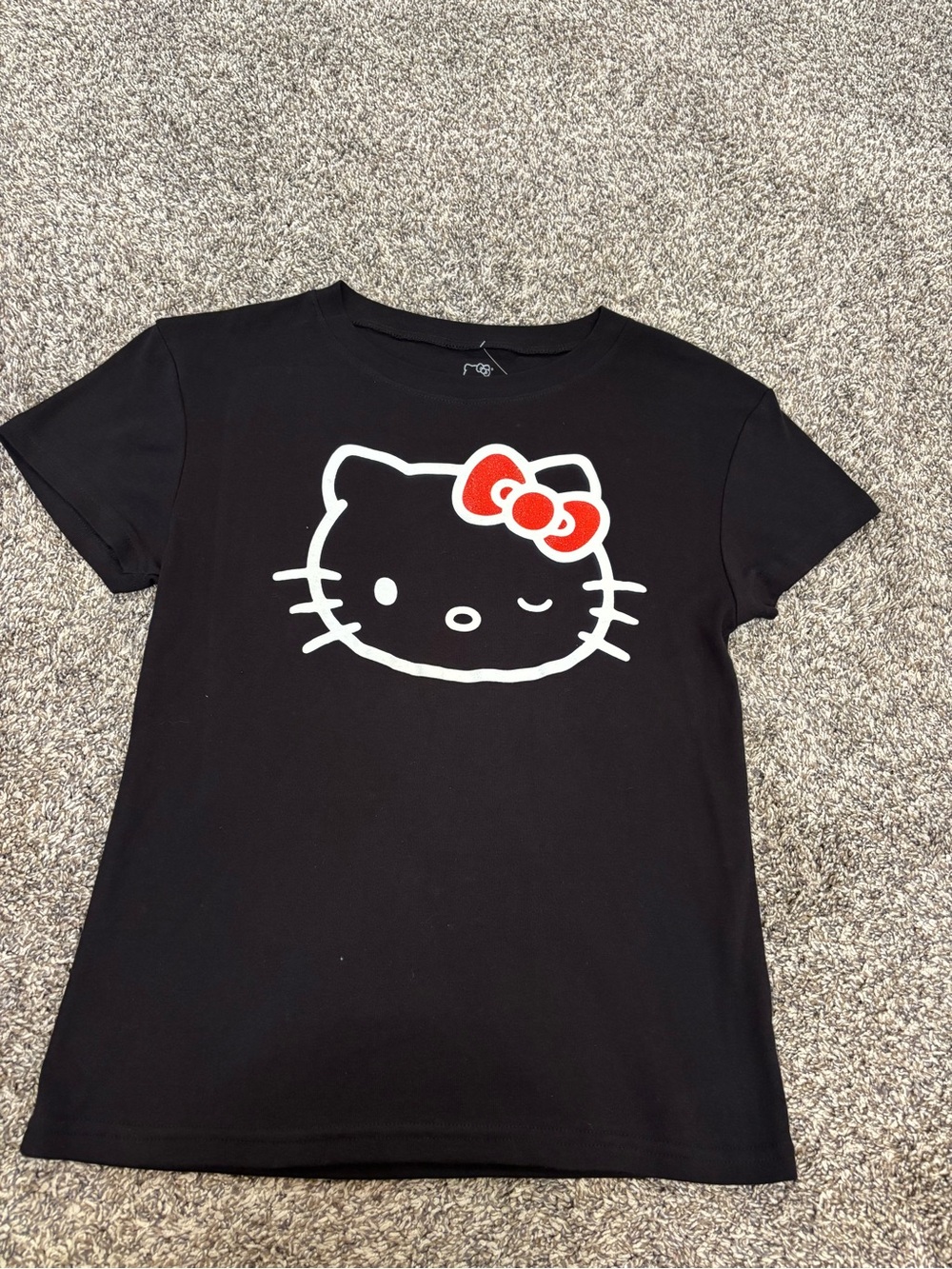 NWOT Hello Kitty women’s Black Graphic Tee with Red Bow Sz Medium